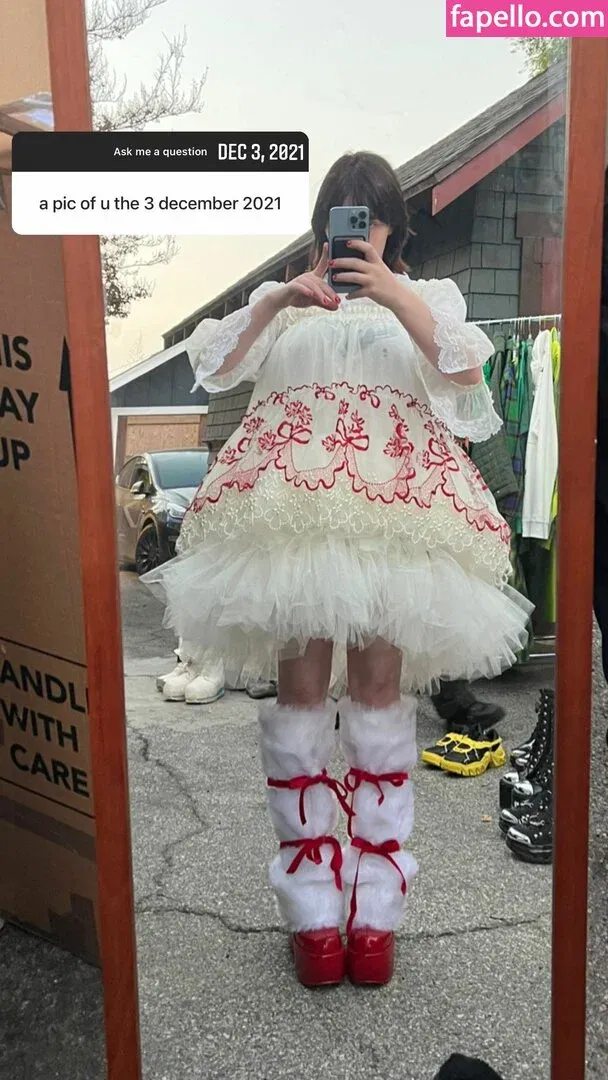 Billie Eilish Onlyfans Photo Gallery 