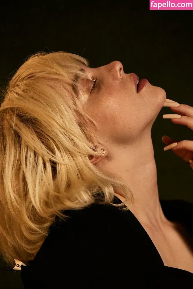 Billie Eilish Onlyfans Photo Gallery 