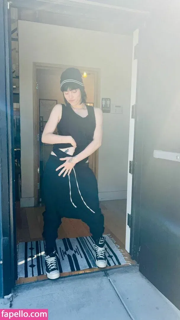 Billie Eilish Onlyfans Photo Gallery 