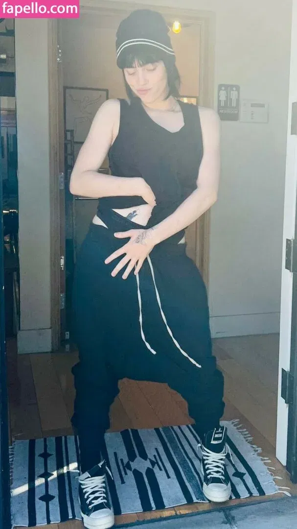 Billie Eilish Onlyfans Photo Gallery 