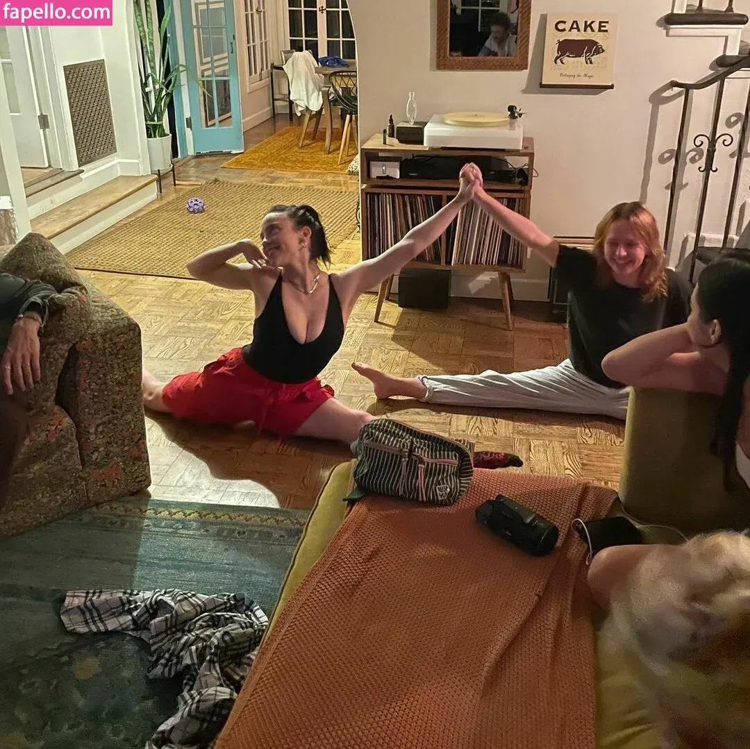 Billie Eilish Onlyfans Photo Gallery 