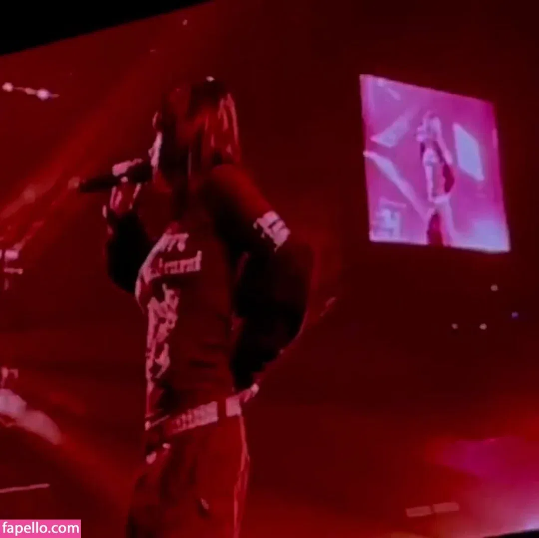 Billie Eilish Onlyfans Photo Gallery 