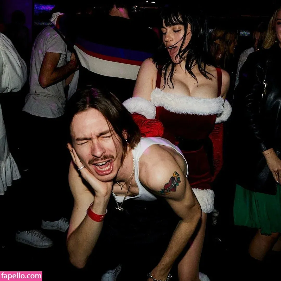 Billie Eilish Onlyfans Photo Gallery 