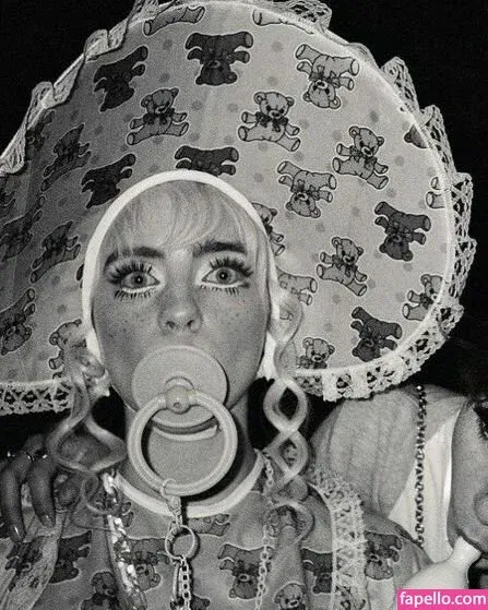 Billie Eilish Onlyfans Photo Gallery 