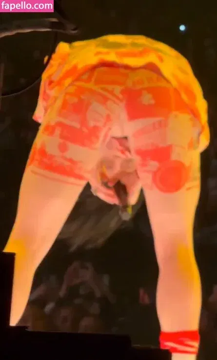 Billie Eilish Onlyfans Photo Gallery 