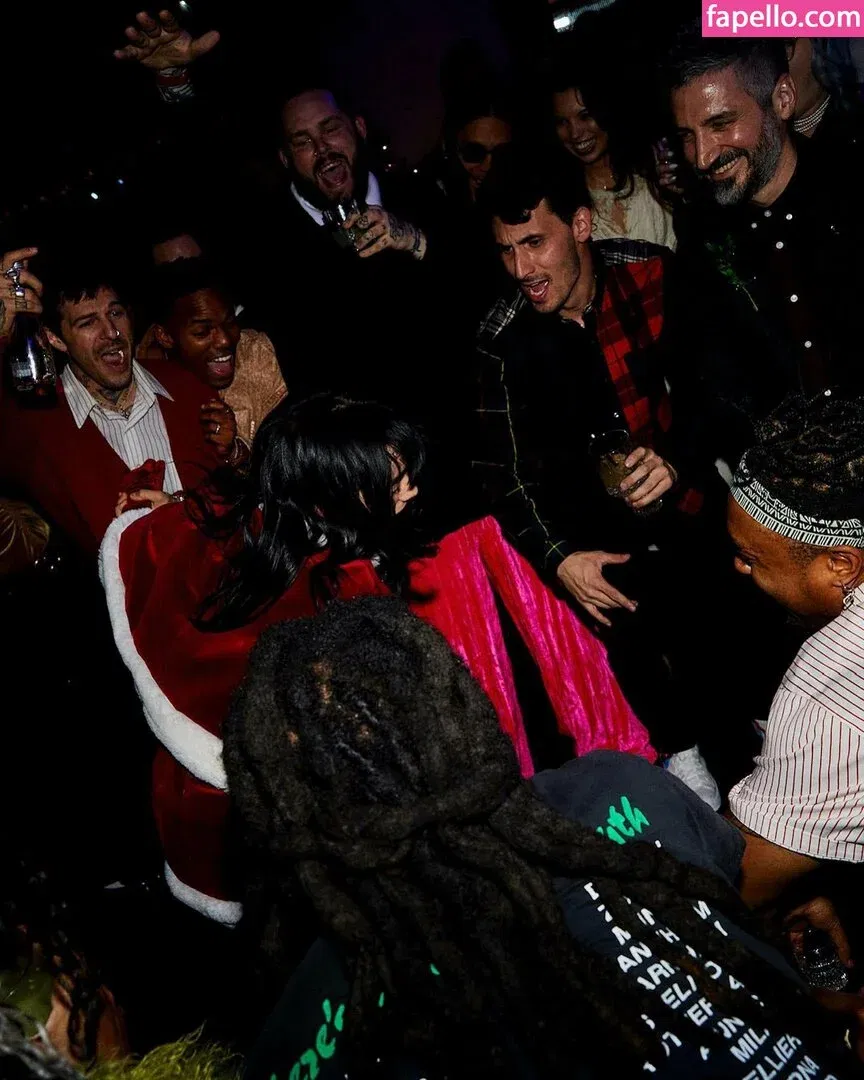 Billie Eilish Onlyfans Photo Gallery 