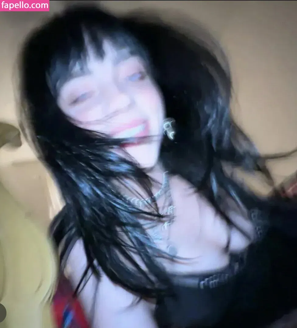 Billie Eilish Onlyfans Photo Gallery 