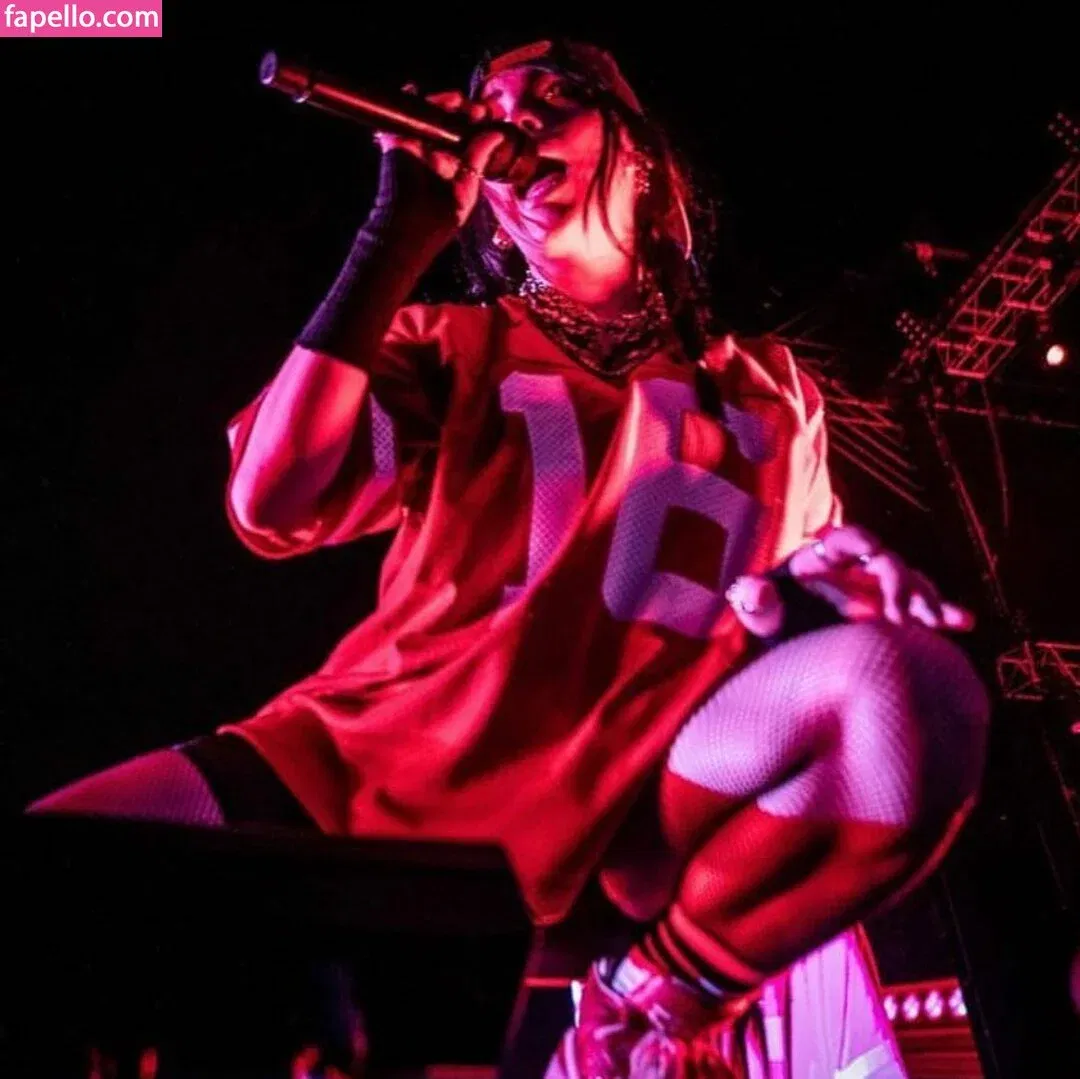 Billie Eilish Onlyfans Photo Gallery 