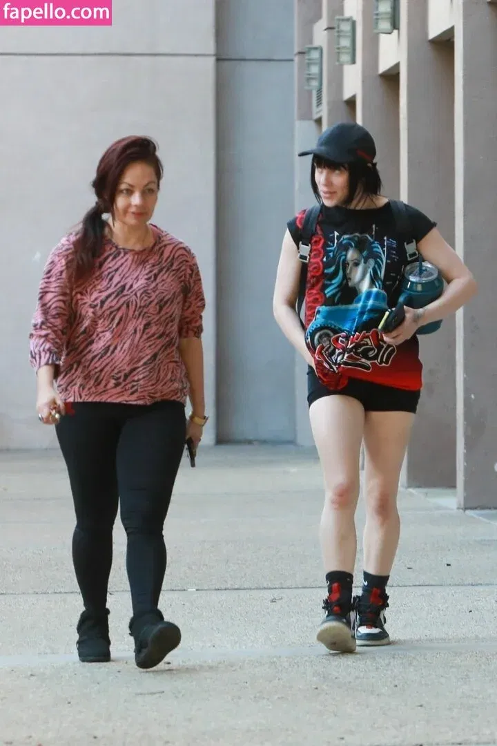 Billie Eilish Onlyfans Photo Gallery 