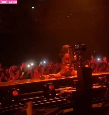 Billie Eilish Onlyfans Photo Gallery 