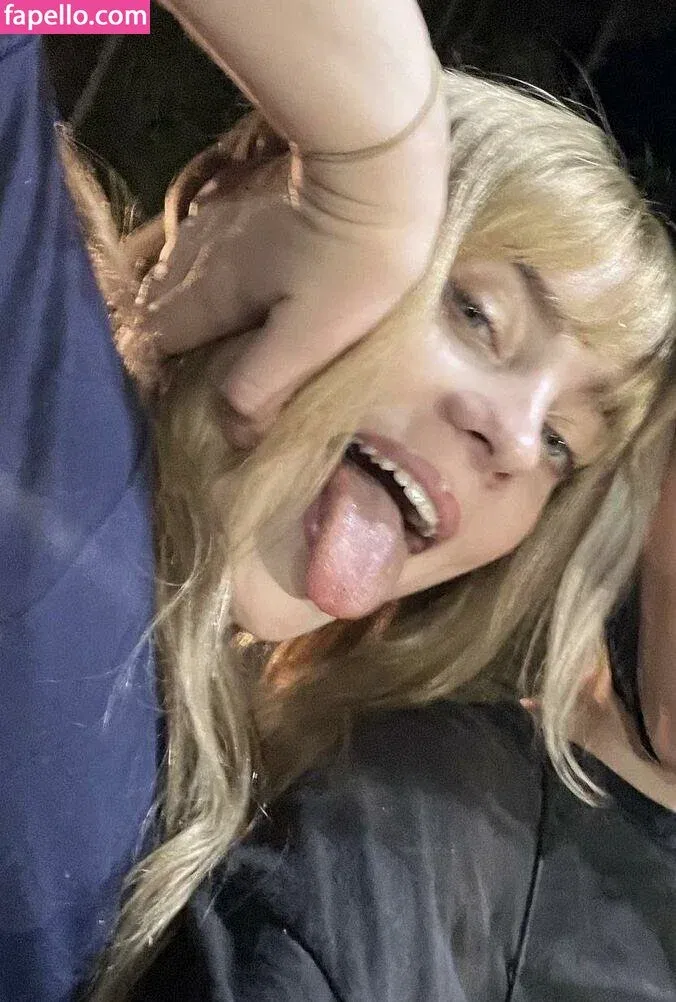 Billie Eilish Onlyfans Photo Gallery 