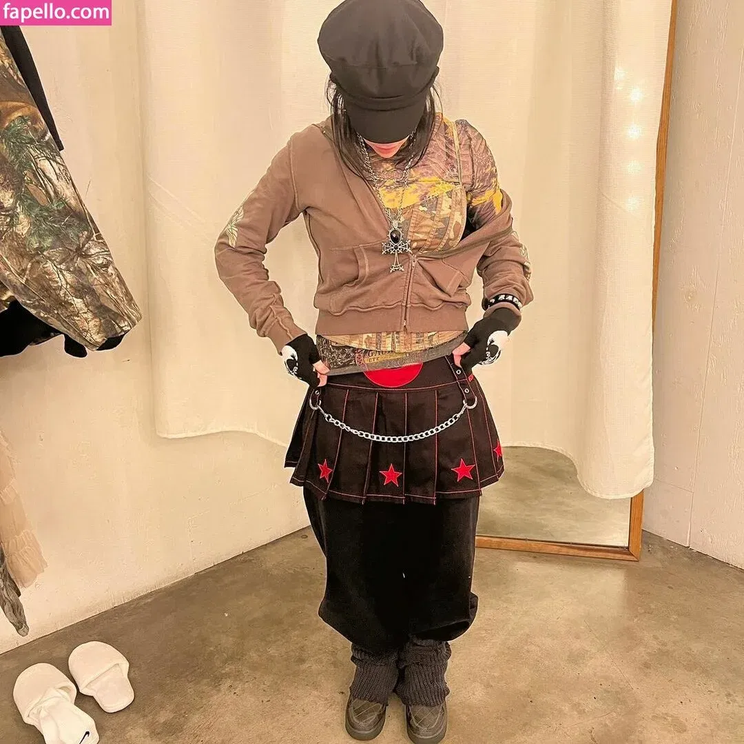 Billie Eilish Onlyfans Photo Gallery 