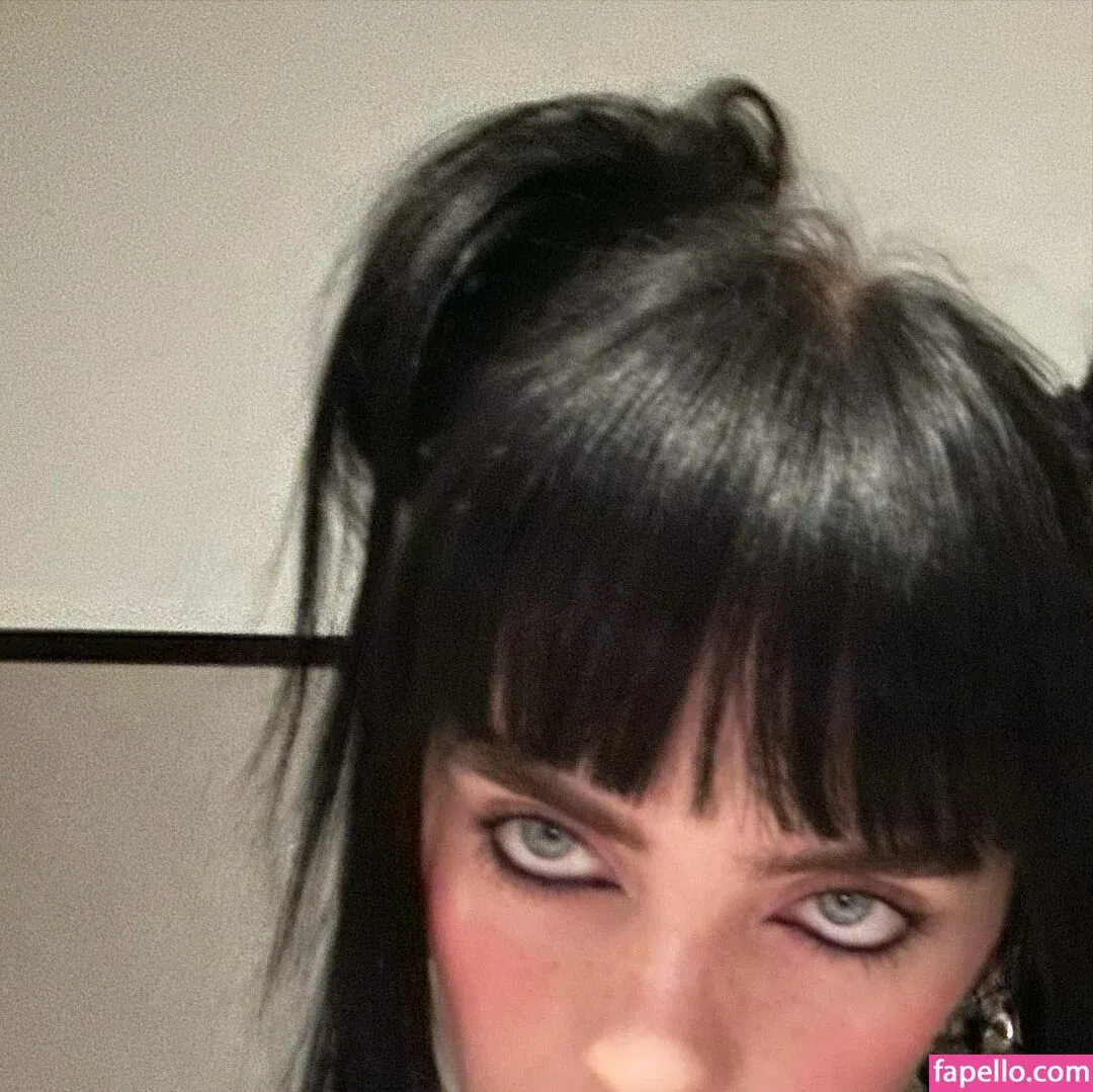 Billie Eilish Onlyfans Photo Gallery 