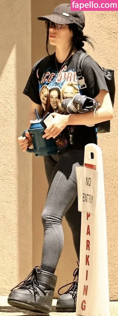 Billie Eilish Onlyfans Photo Gallery 