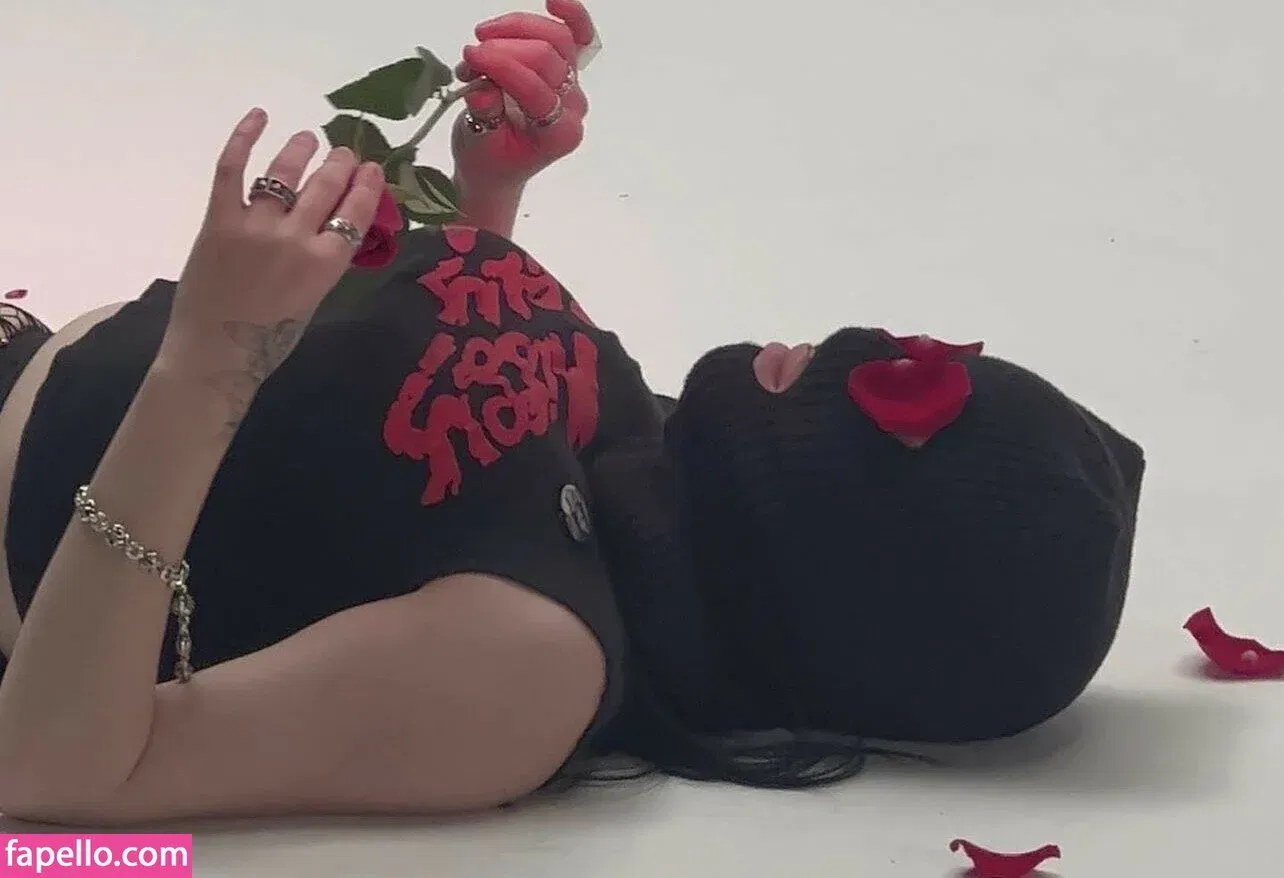 Billie Eilish Onlyfans Photo Gallery 