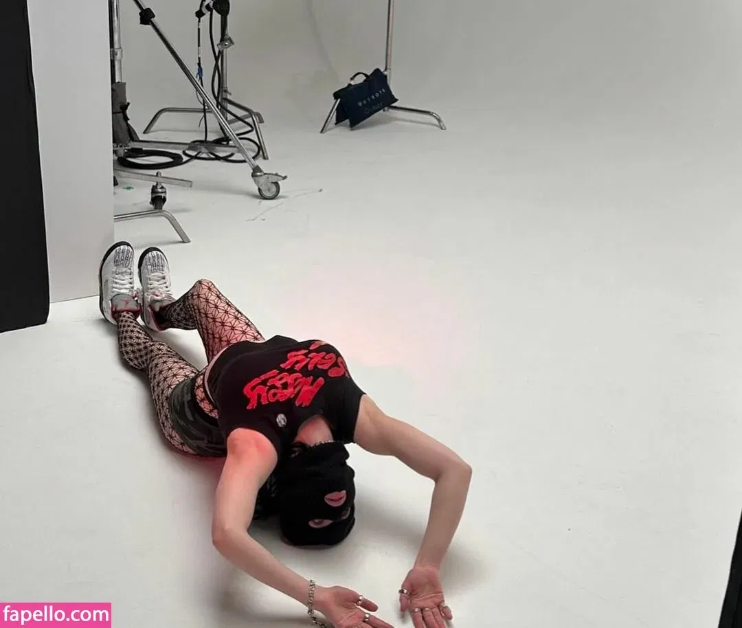 Billie Eilish Onlyfans Photo Gallery 