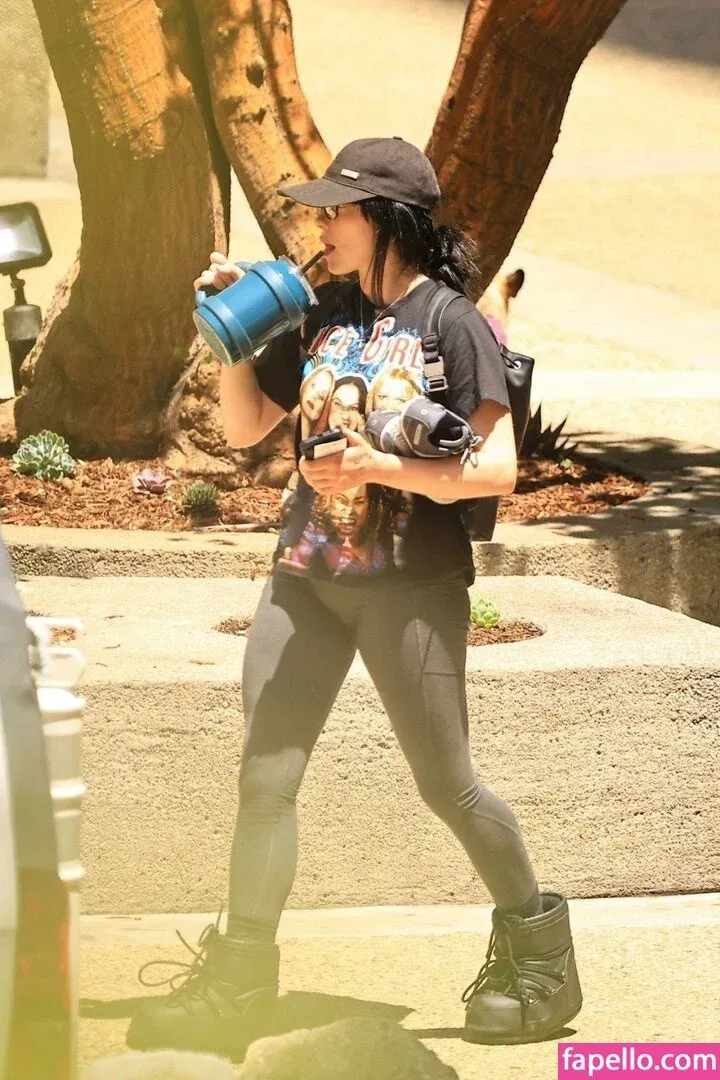 Billie Eilish Onlyfans Photo Gallery 