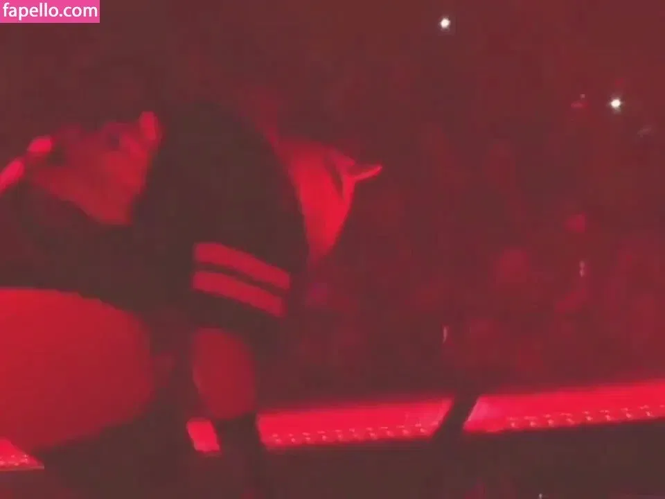 Billie Eilish Onlyfans Photo Gallery 