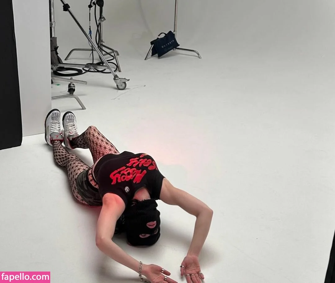 Billie Eilish Onlyfans Photo Gallery 