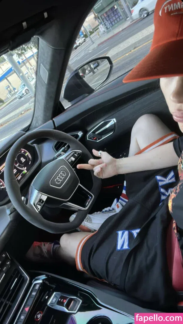 Billie Eilish Onlyfans Photo Gallery 