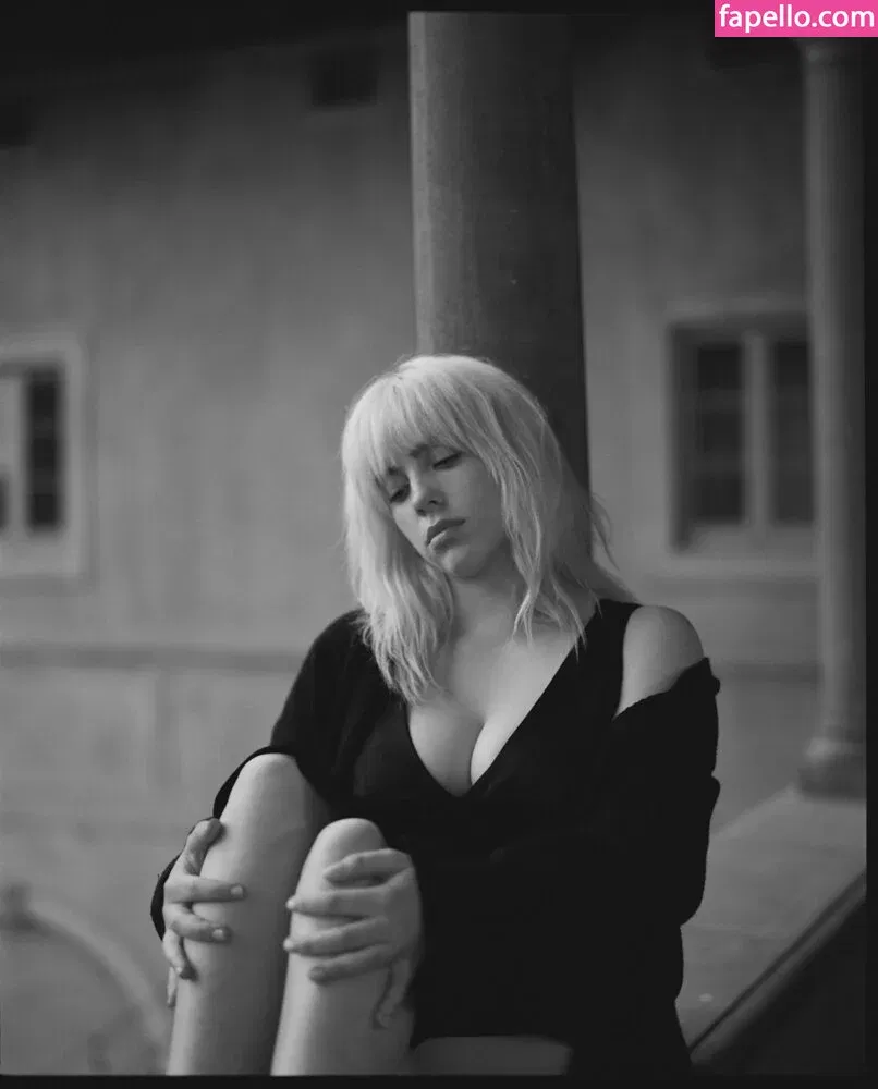 Billie Eilish Onlyfans Photo Gallery 