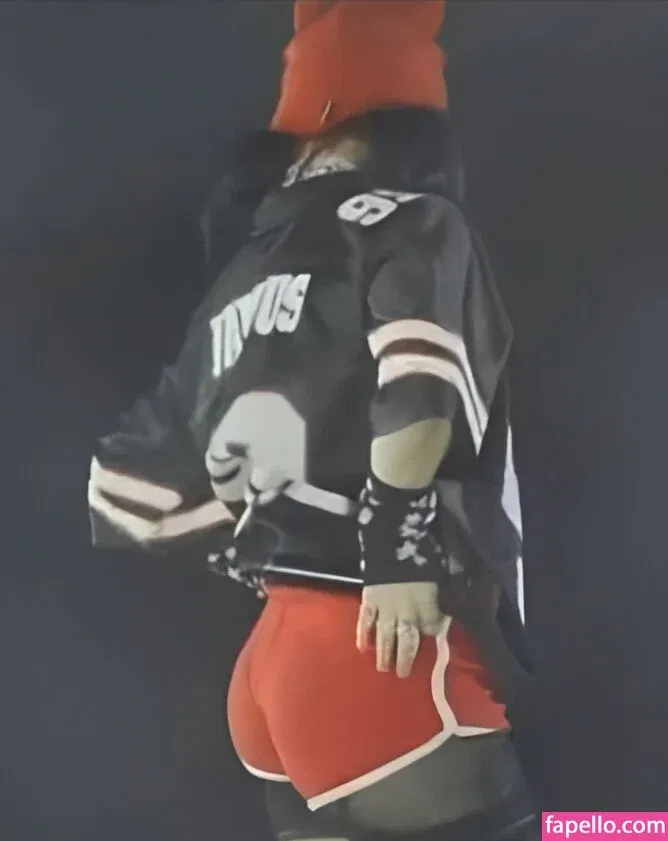 Billie Eilish Onlyfans Photo Gallery 