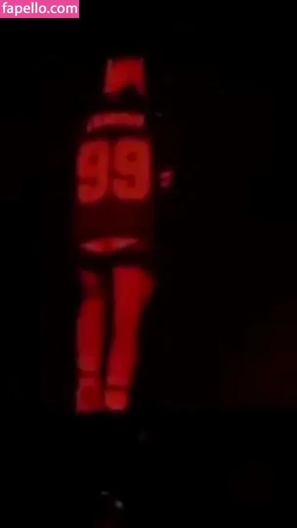 Billie Eilish Onlyfans Photo Gallery 