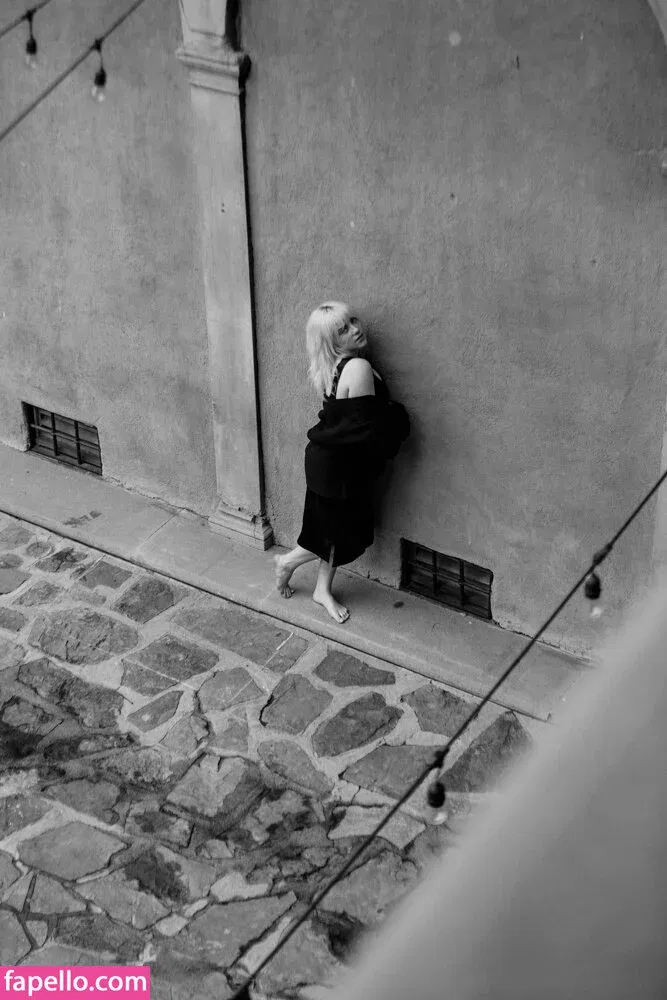 Billie Eilish Onlyfans Photo Gallery 