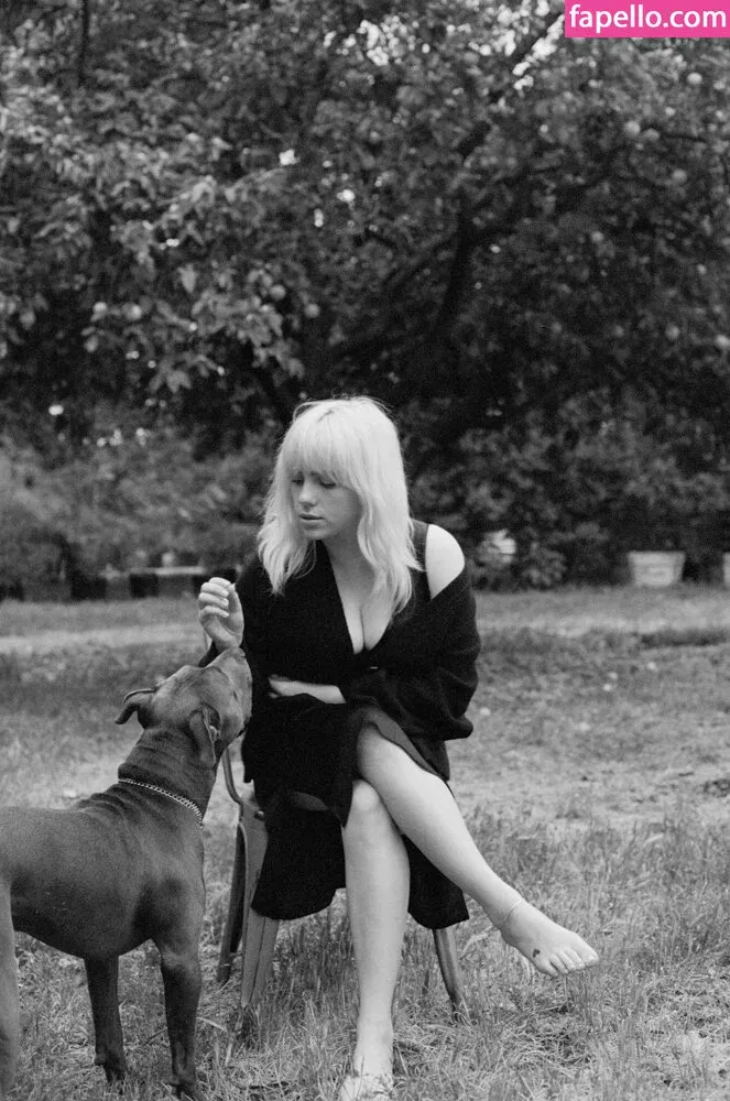 Billie Eilish Onlyfans Photo Gallery 