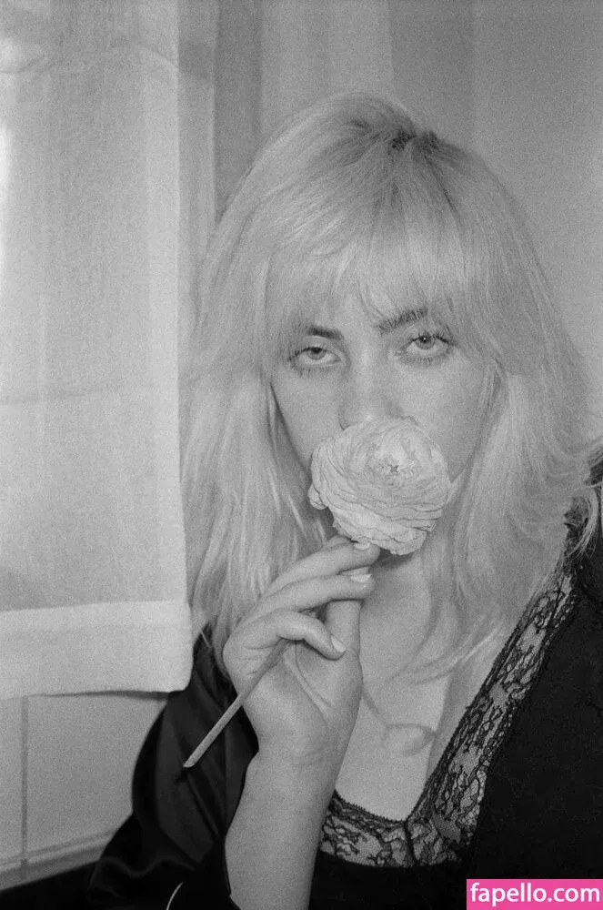 Billie Eilish Onlyfans Photo Gallery 