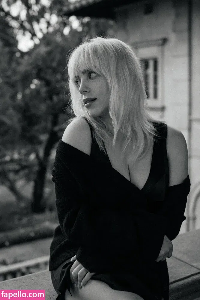 Billie Eilish Onlyfans Photo Gallery 