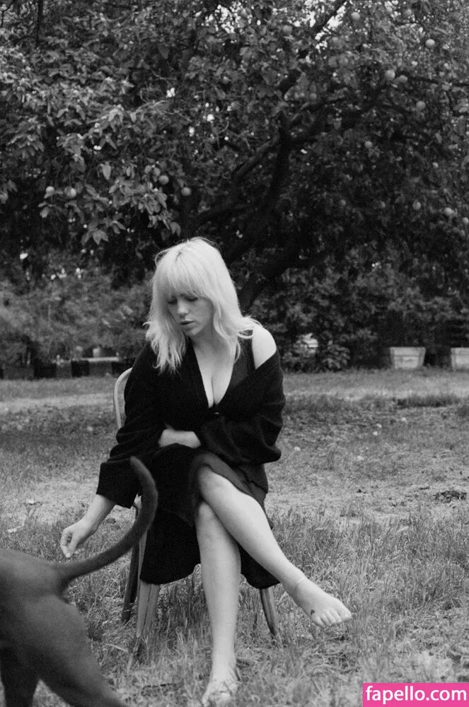 Billie Eilish Onlyfans Photo Gallery 