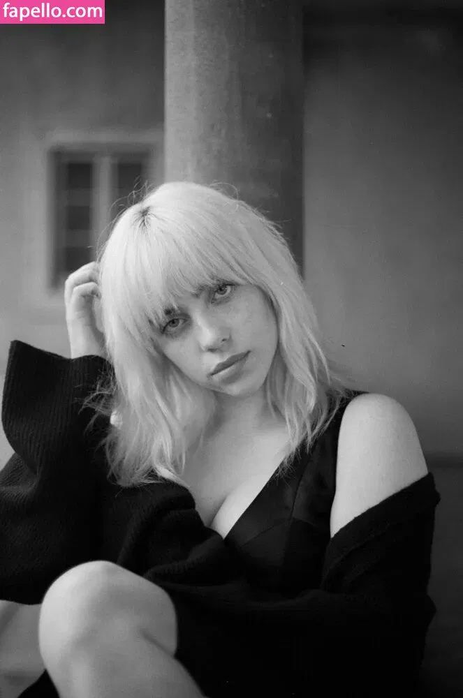 Billie Eilish Onlyfans Photo Gallery 