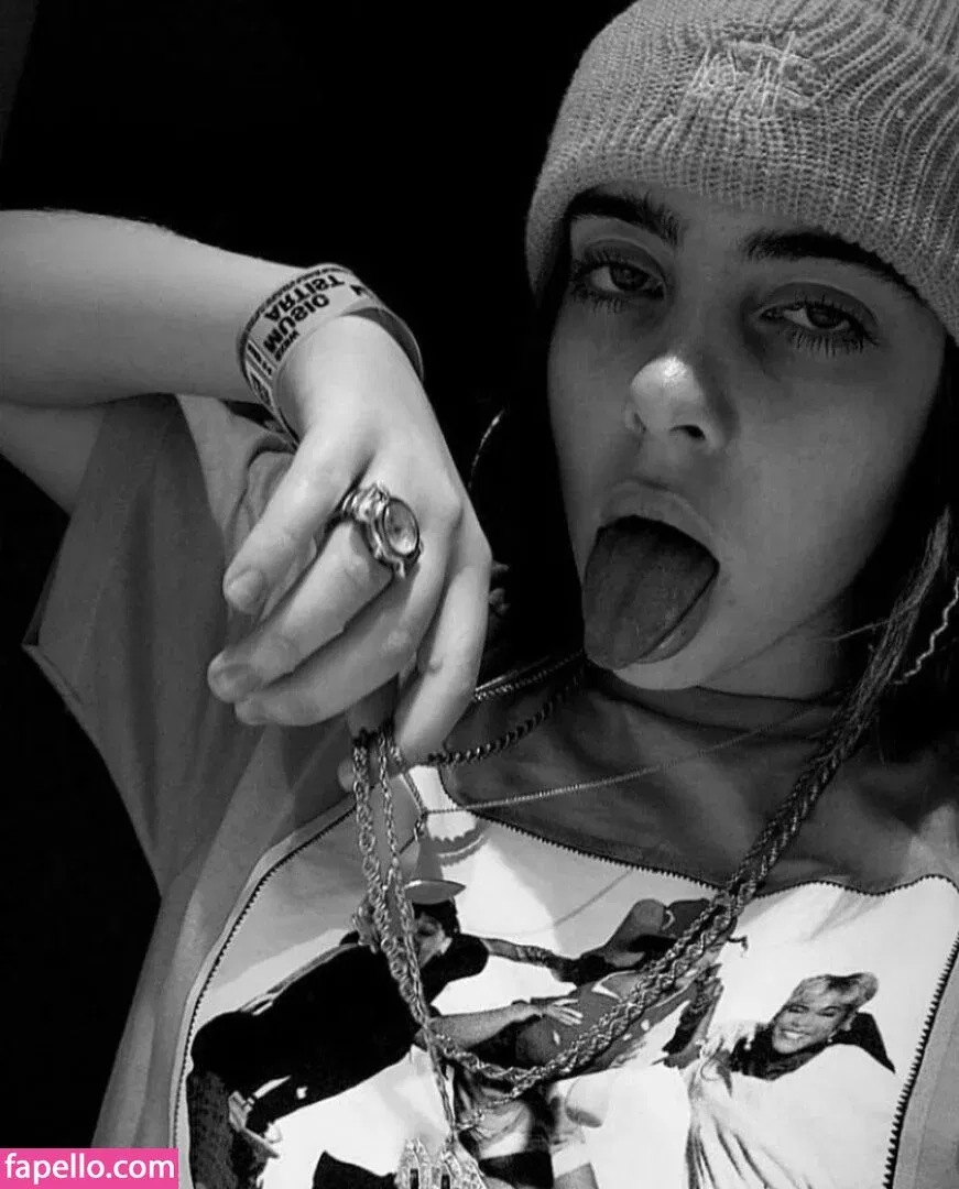 Billie Eilish Onlyfans Photo Gallery 
