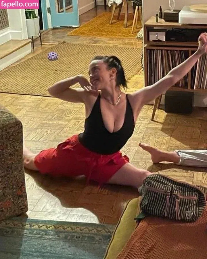 Billie Eilish Onlyfans Photo Gallery 