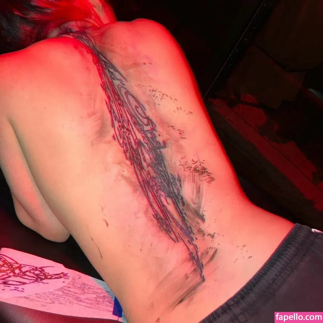 Billie Eilish Onlyfans Photo Gallery 