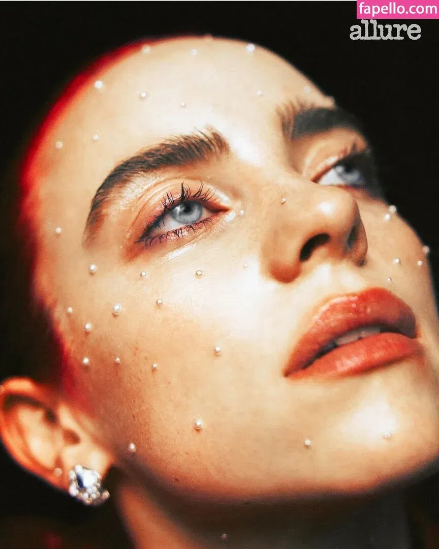 Billie Eilish Onlyfans Photo Gallery 