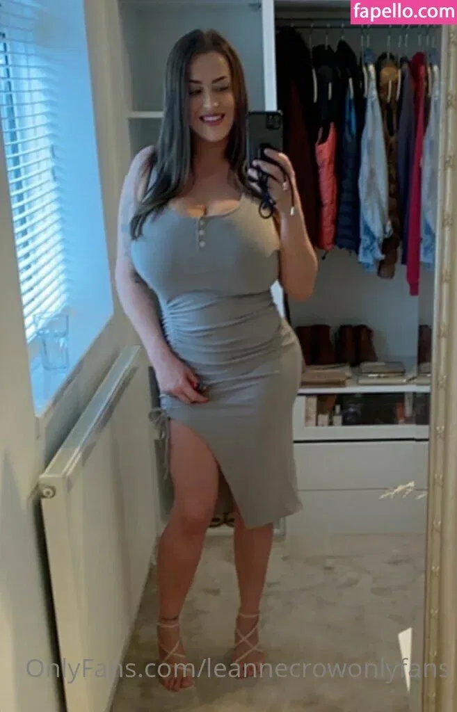 leannecrowonlyfans Onlyfans Photo Gallery 