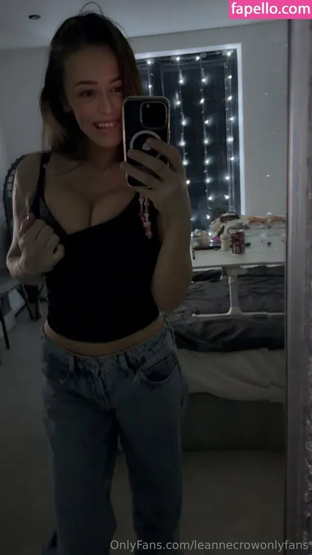 leannecrowonlyfans Onlyfans Photo Gallery 