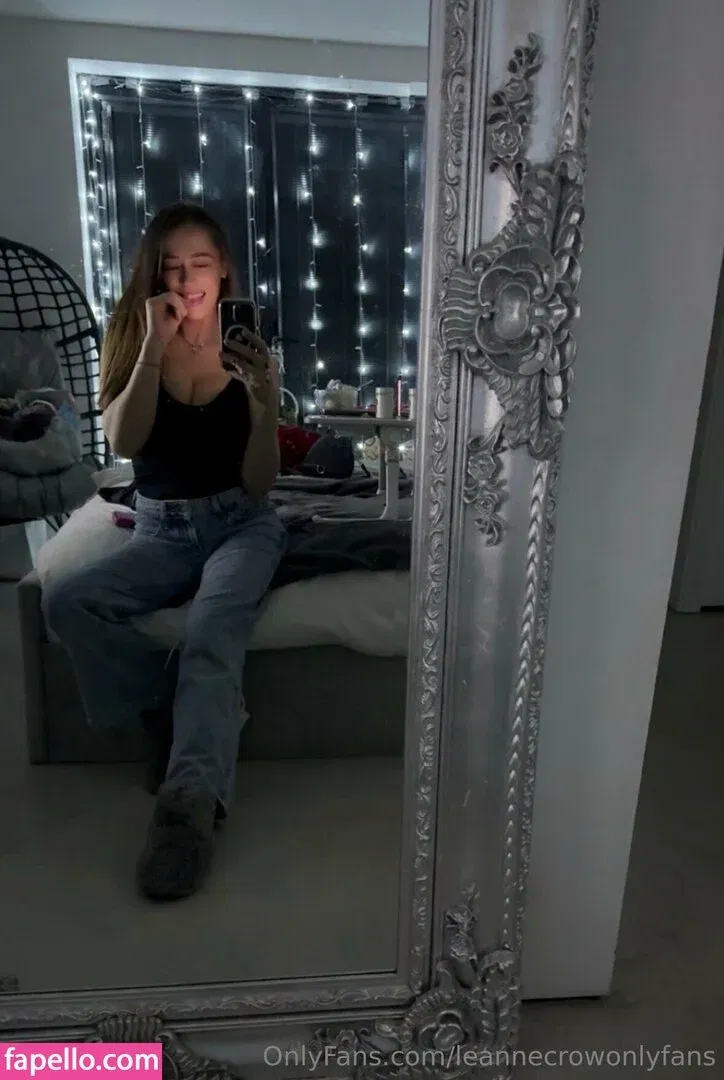 leannecrowonlyfans Onlyfans Photo Gallery 
