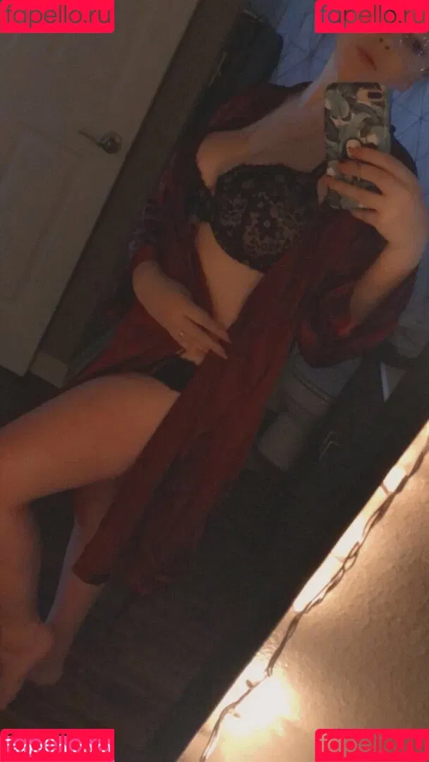 Emily Fox Onlyfans Photo Gallery 
