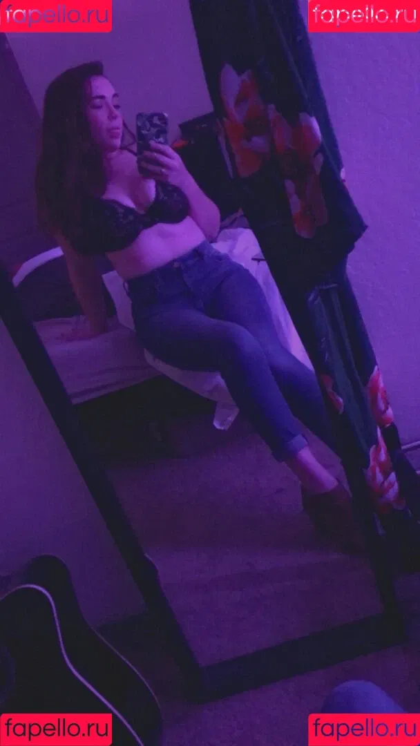 Emily Fox Onlyfans Photo Gallery 