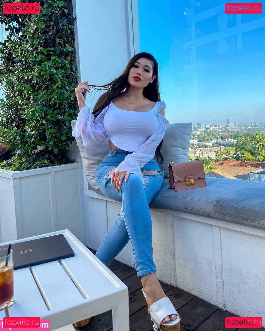 Eden Levine Onlyfans Photo Gallery 