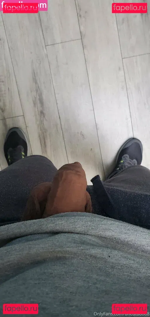 uncut88888 Onlyfans Photo Gallery 