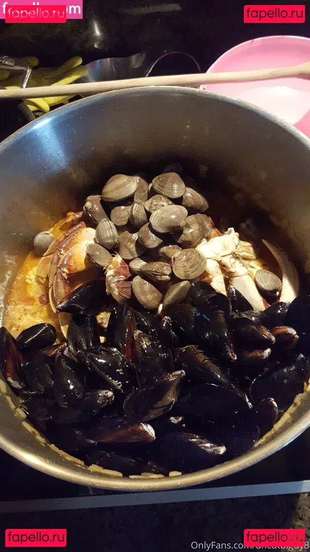 uncut88888 Onlyfans Photo Gallery 