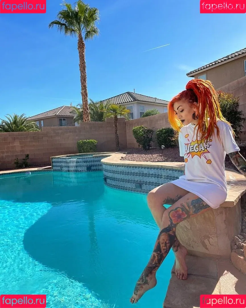 WomenMetal Onlyfans Photo Gallery 