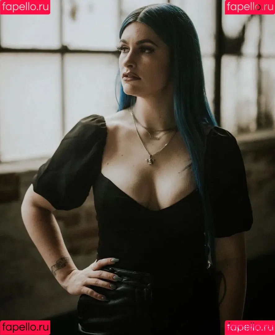 WomenMetal Onlyfans Photo Gallery 