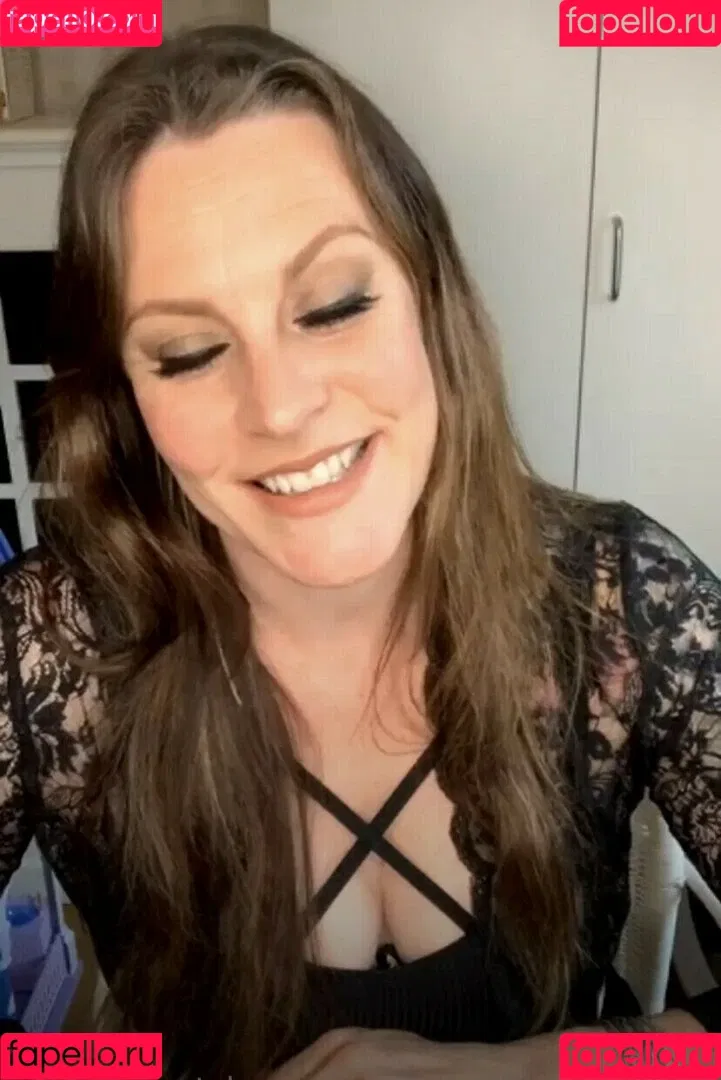 WomenMetal Onlyfans Photo Gallery 