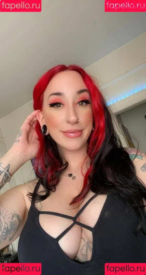 WomenMetal Onlyfans Photo Gallery 
