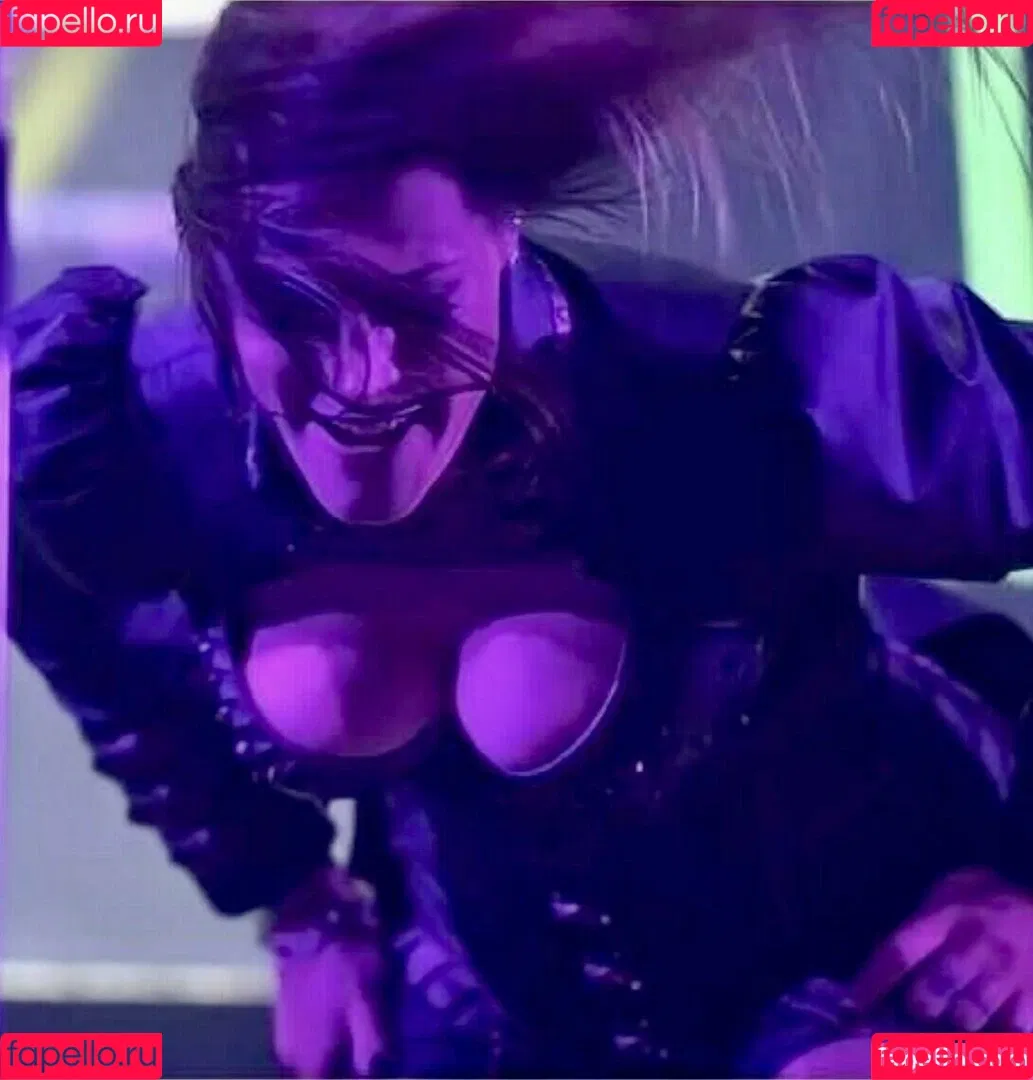 WomenMetal Onlyfans Photo Gallery 